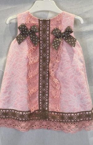 Vestido tirante jacquard rosa detalles chocolate bebé