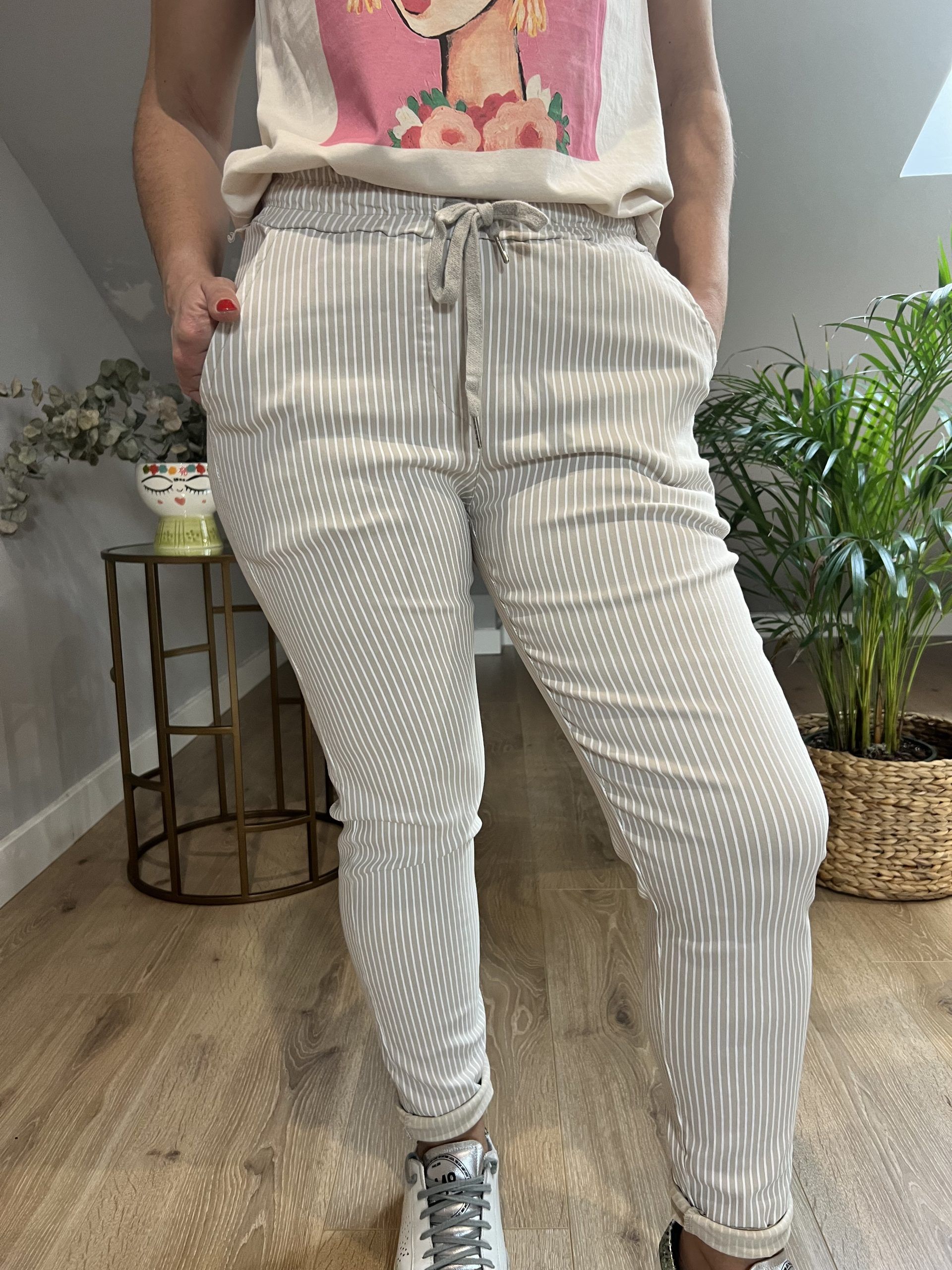 Joggerg listas beige elástico